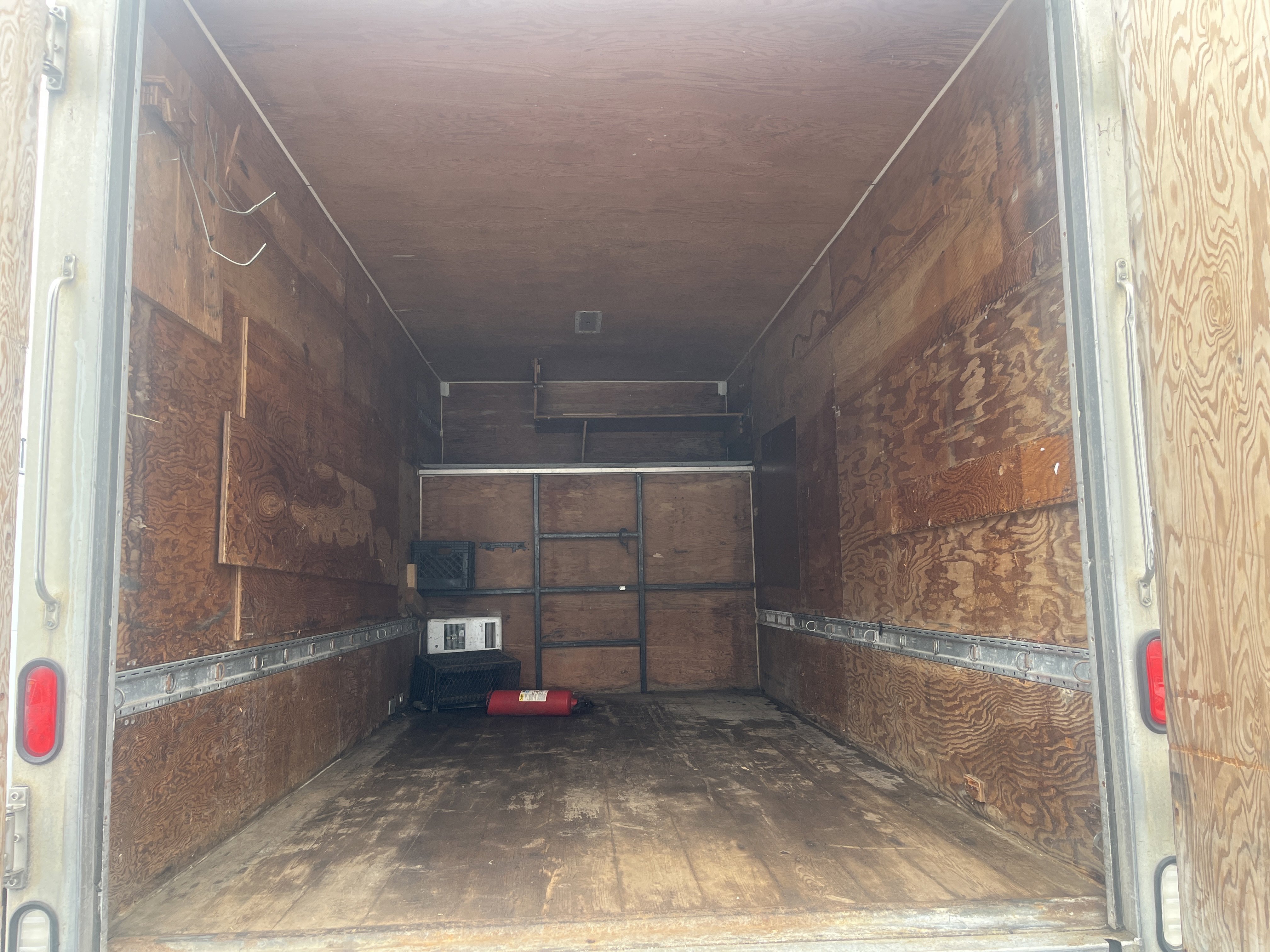 Used 2016  Ford T350HD image 19
