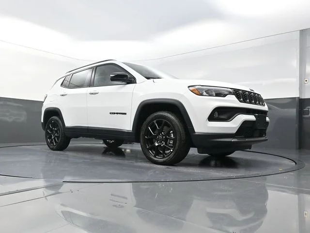 New 2026 Bright White Clear-Coat Exterior Paint Jeep Latitude image 19