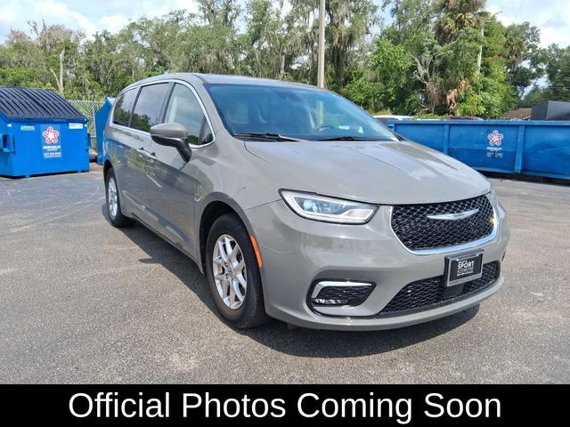 Used 2023 White Chrysler Touring L image 1