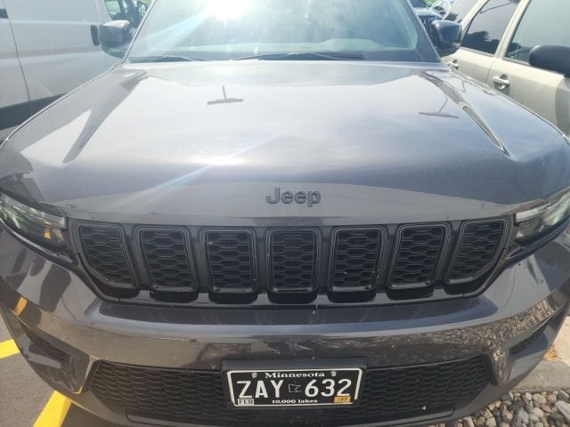 Used 2024 Jeep Grand Cherokee Altitude with VIN 1C4RJHAG3RC152087 for sale in Shakopee, Minnesota