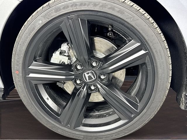 New 2026 Solar Silver Metallic Honda Sport-L image 9