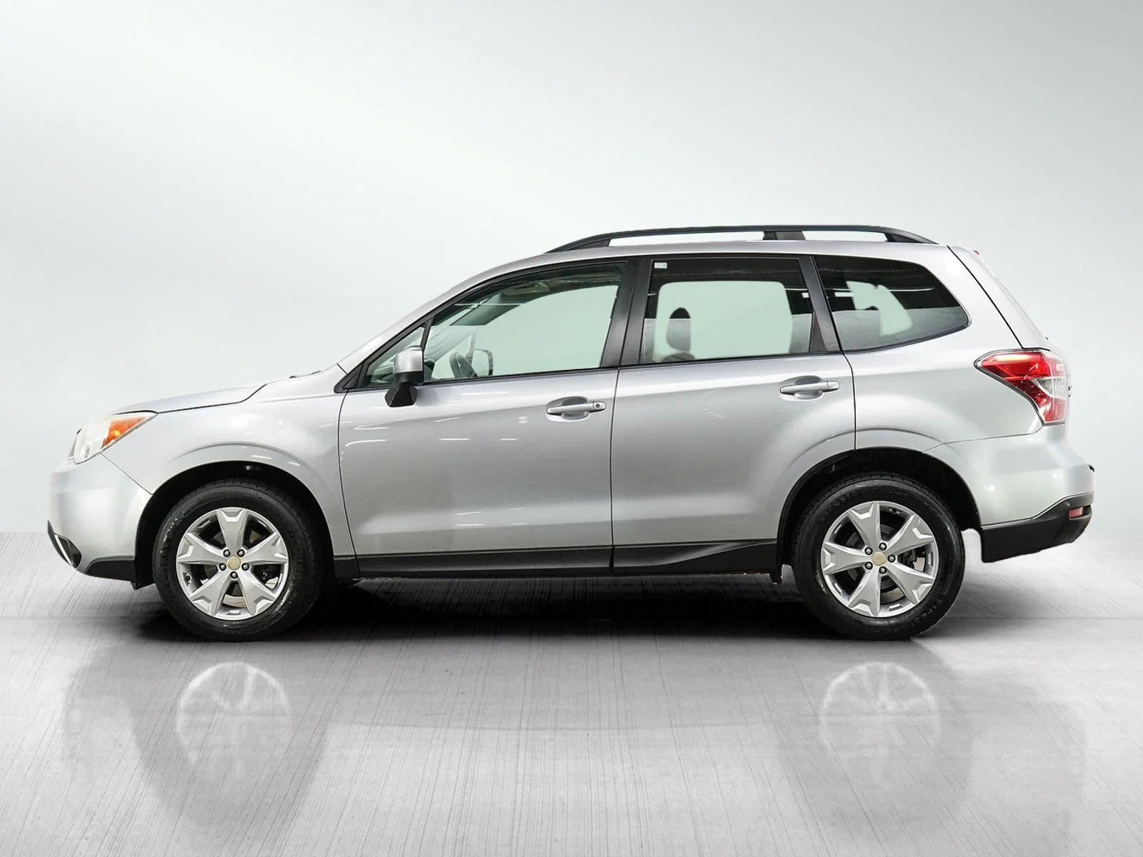 Used 2015 Subaru Forester i Premium with VIN JF2SJADC6FH438842 for sale in Burnsville, Minnesota