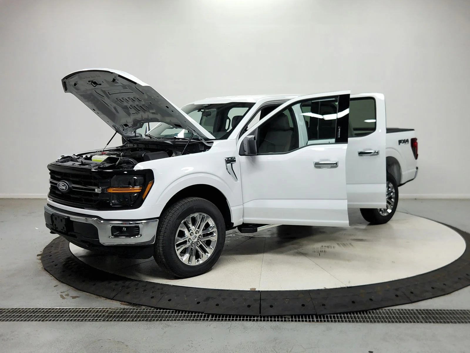 New 2026 White Ford XLT image 12