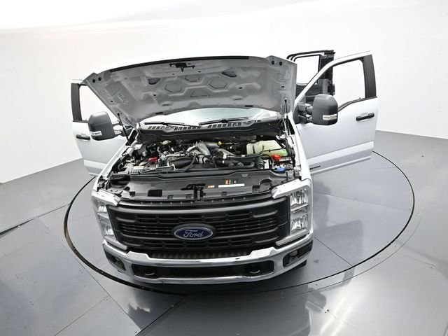 New 2026 Oxford White Ford F-350® XL image 35