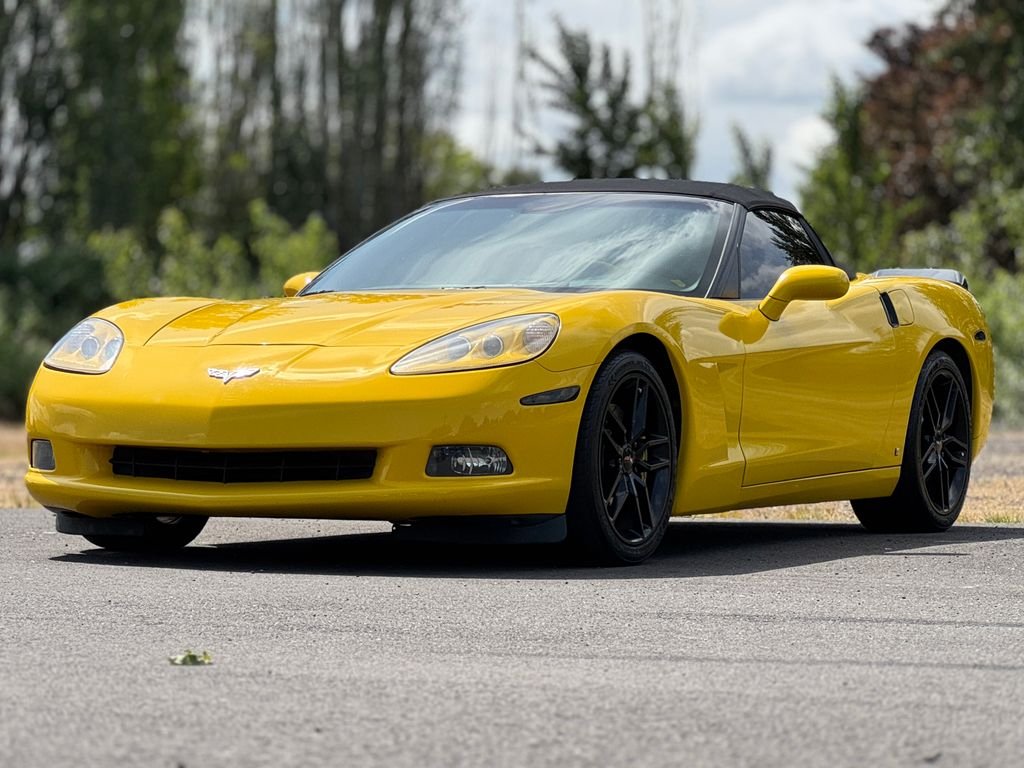 Used 2008 Velocity Yellow Tintcoat Chevrolet Base image 2
