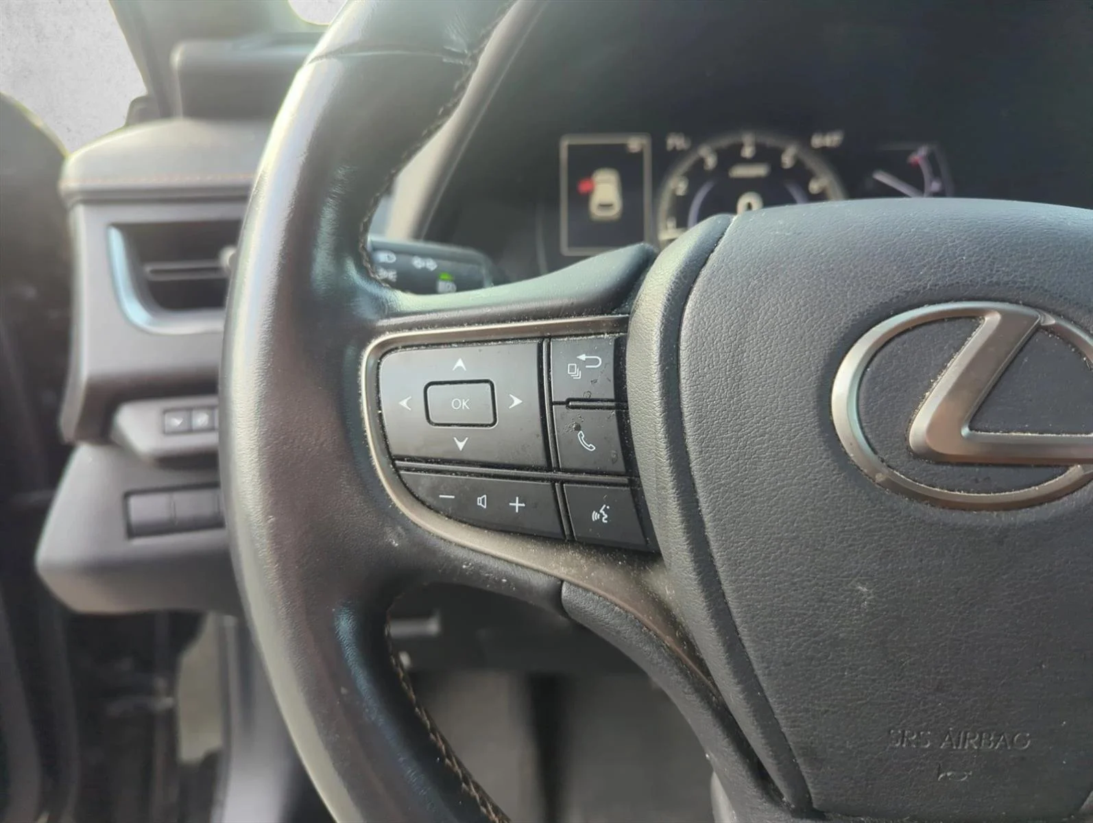 Used 2020 Obsidian Lexus UX 200 image 11