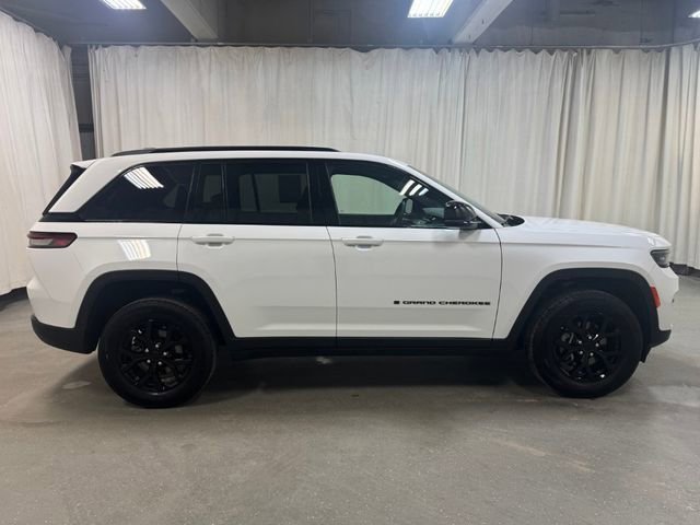 Used 2025 Bright White Jeep Altitude image 3