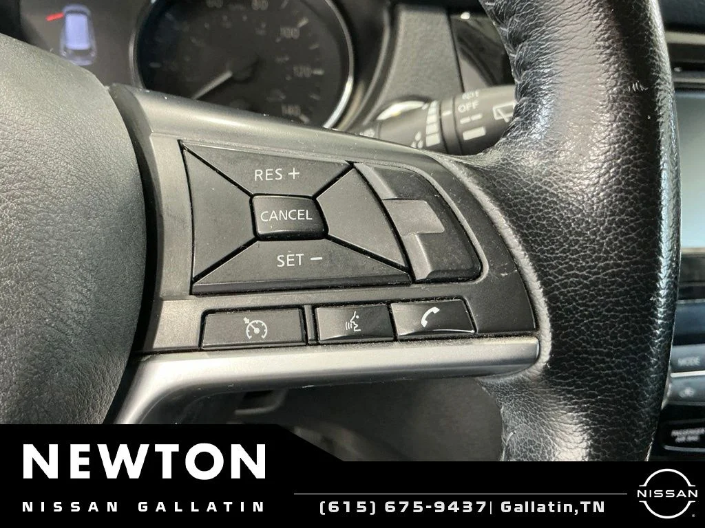Used 2020 Brilliant Silver Metallic Nissan SV image 31