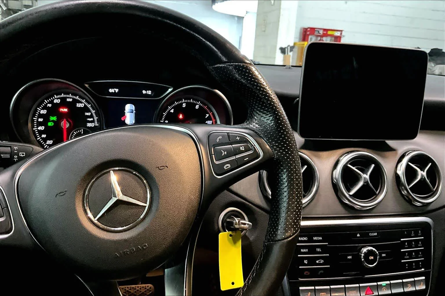 Used 2019 Polar White Mercedes-Benz GLA 250 image 24