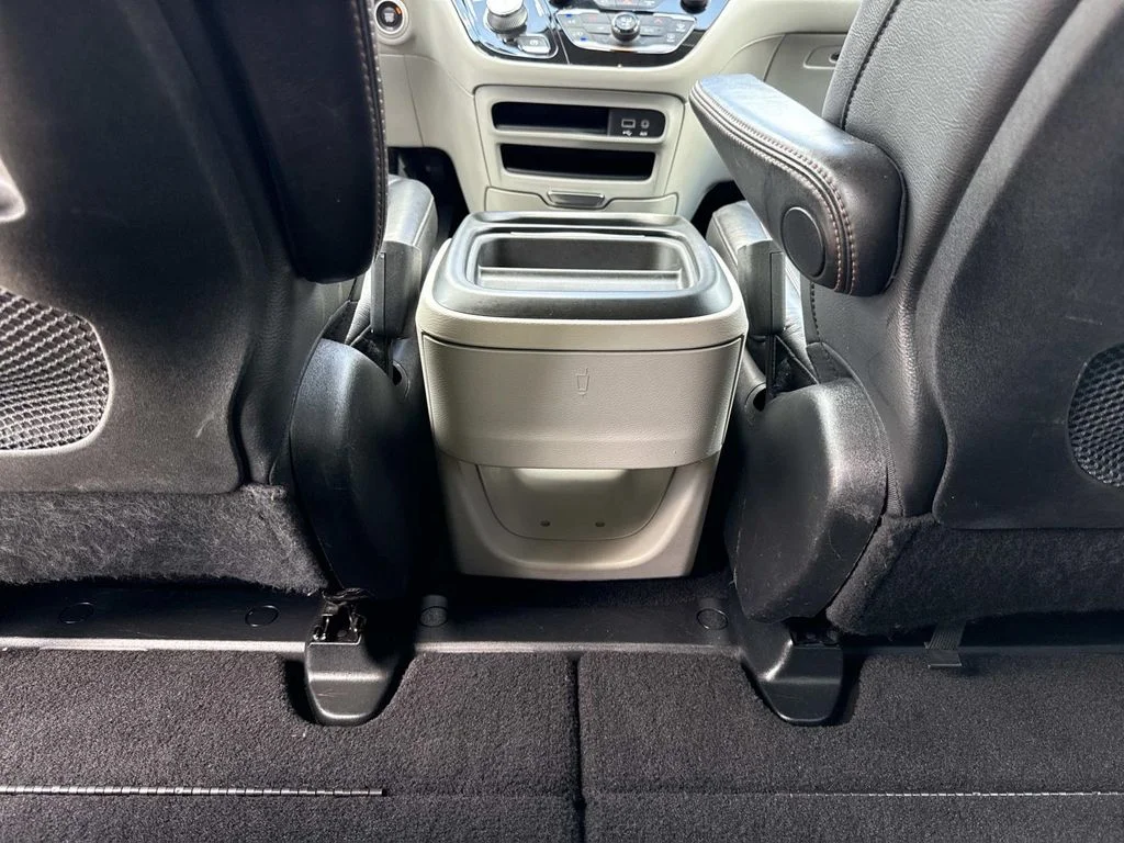 Used 2018 White Chrysler Touring L image 20