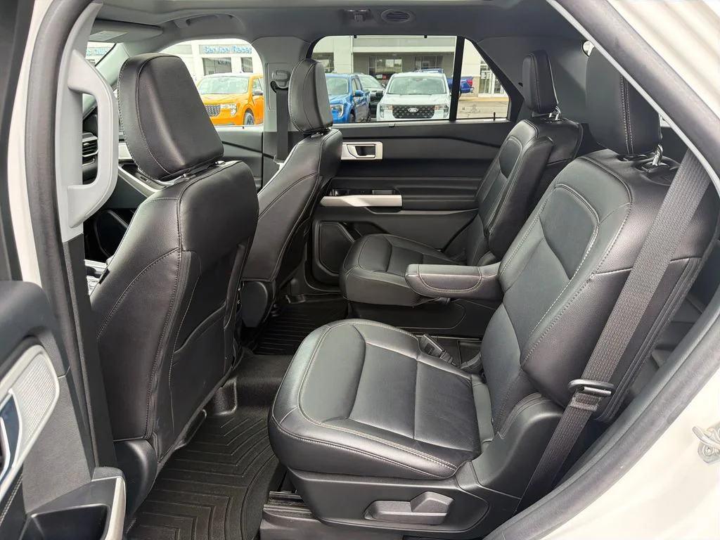 Used 2023 White Ford Limited image 25