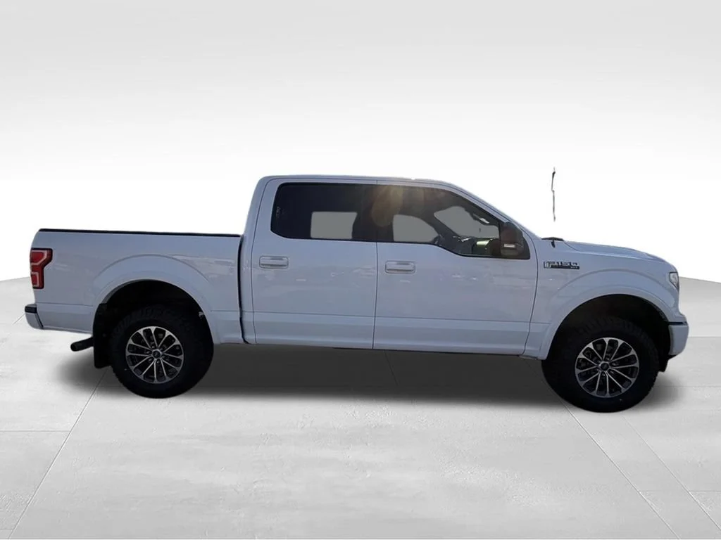 Used 2018 White Ford XL image 7