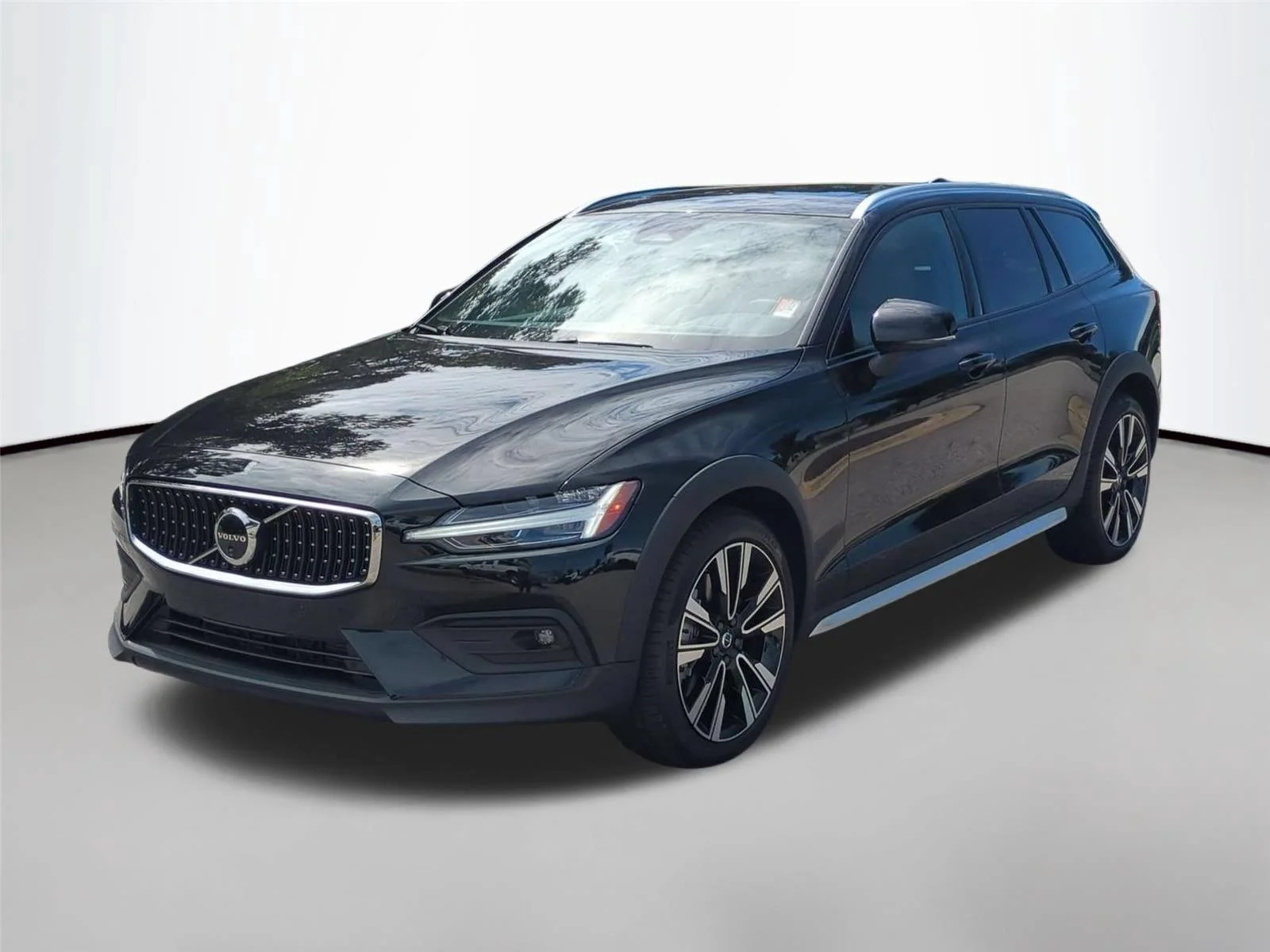 Used 2026 Onyx Black Metallic Volvo Ultra image 1