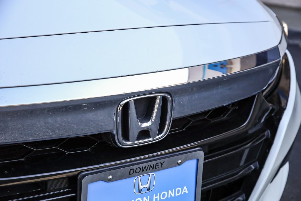 Used 2020 Platinum White Pearl Honda LX image 3