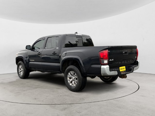 Used 2019 Black Toyota SR5 image 7