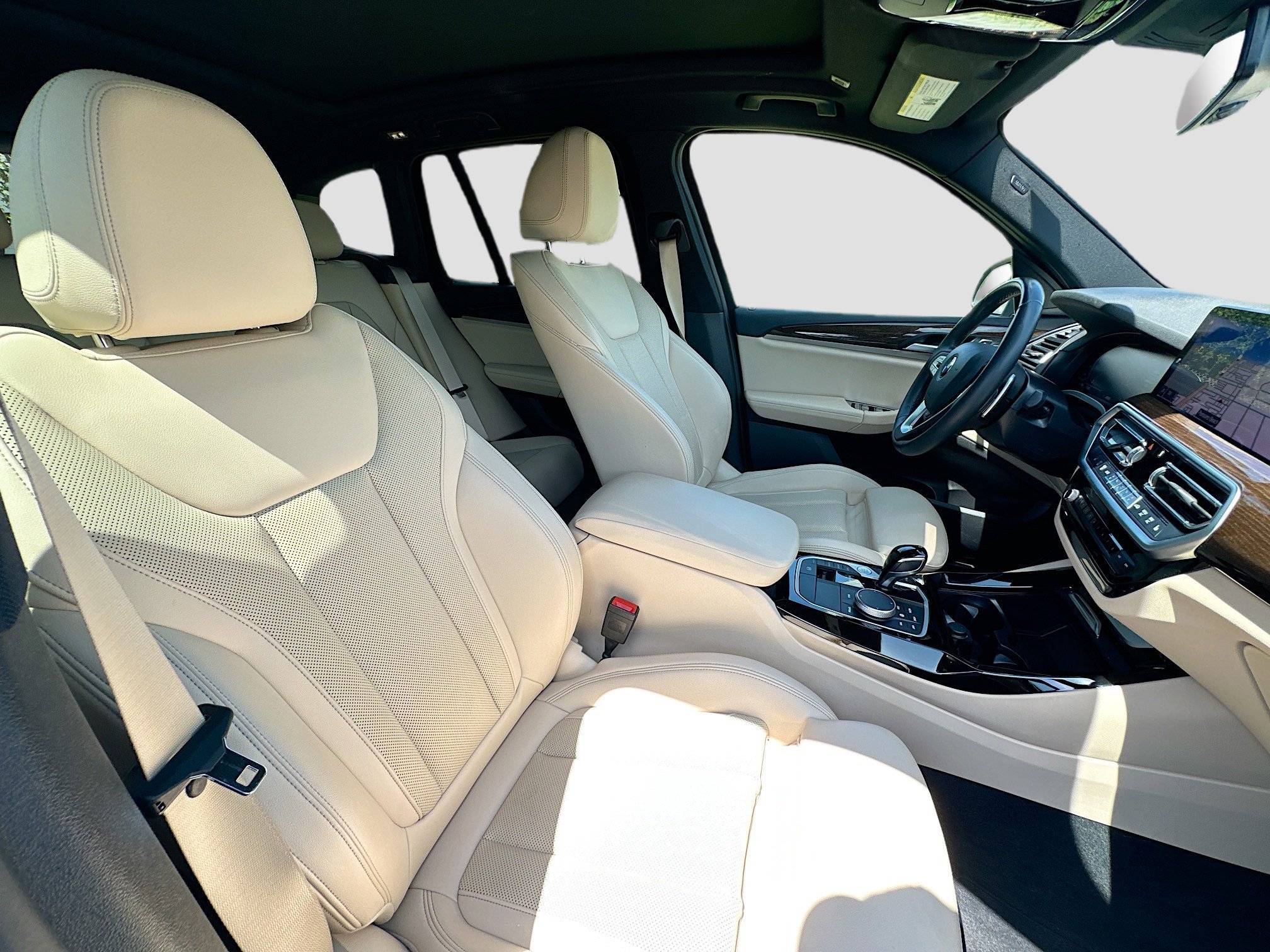 Used 2022 Alpine White BMW sDrive30i image 21