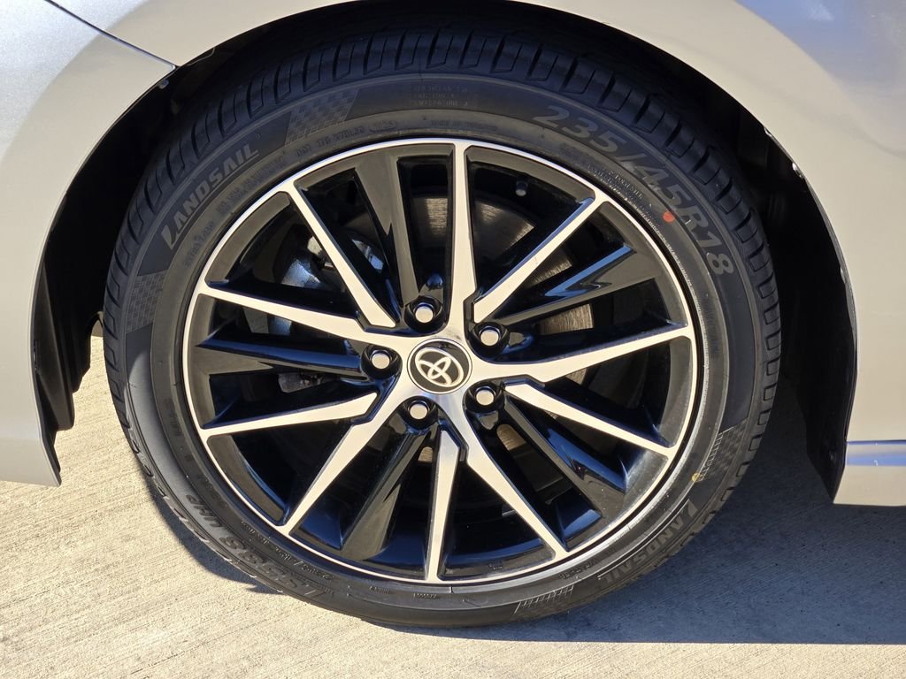 2024 Toyota Camry SE - Photo 7