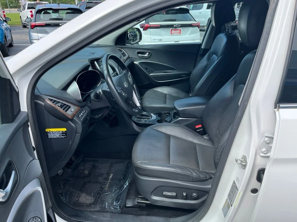 Used 2019 White Hyundai SE image 50