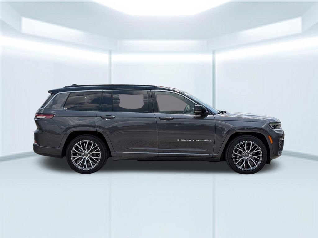 New 2026 Baltic Gray Metallic Clear-Coat Exterior Paint Jeep Summit image 7