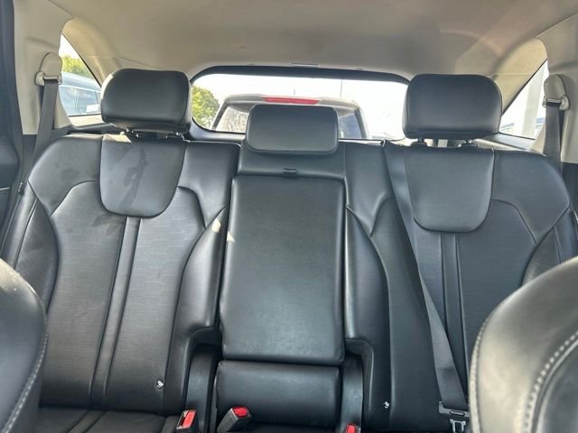Used 2024 Silver Kia S image 27