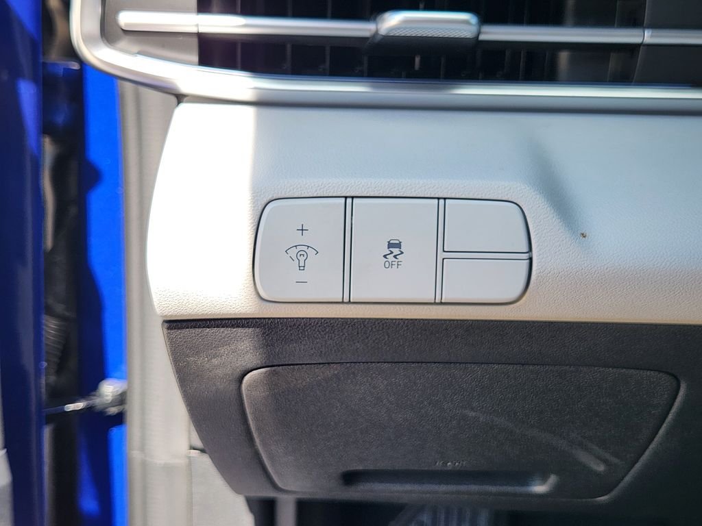 Used 2025 Intense Blue Hyundai Limited image 21