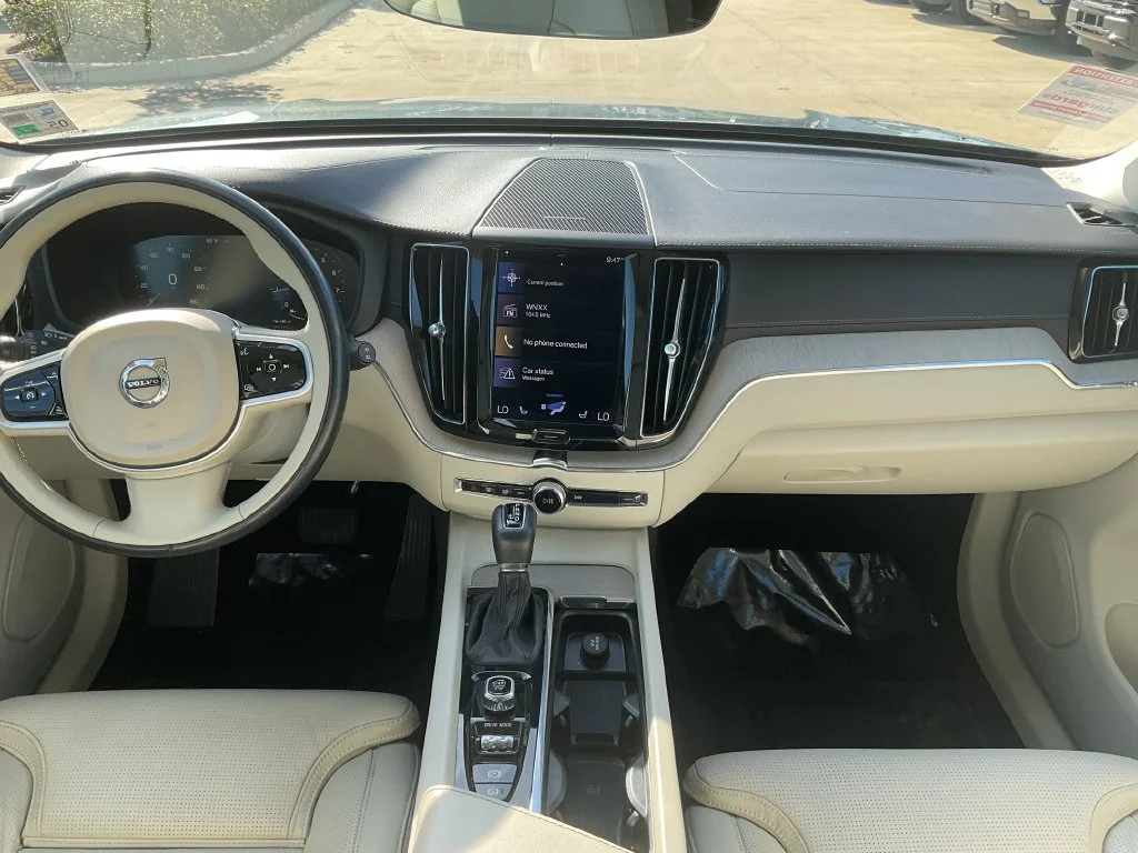 Used 2021 Gray Volvo T5 Inscription image 23