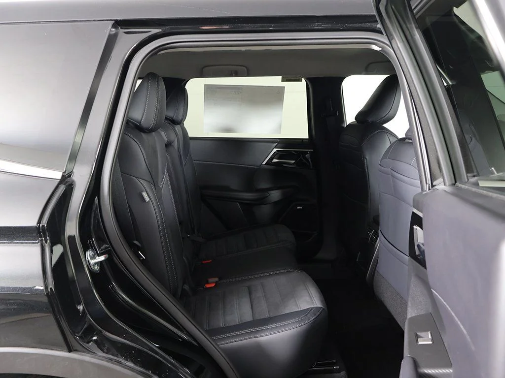 New 2026 Black Mitsubishi SE image 31