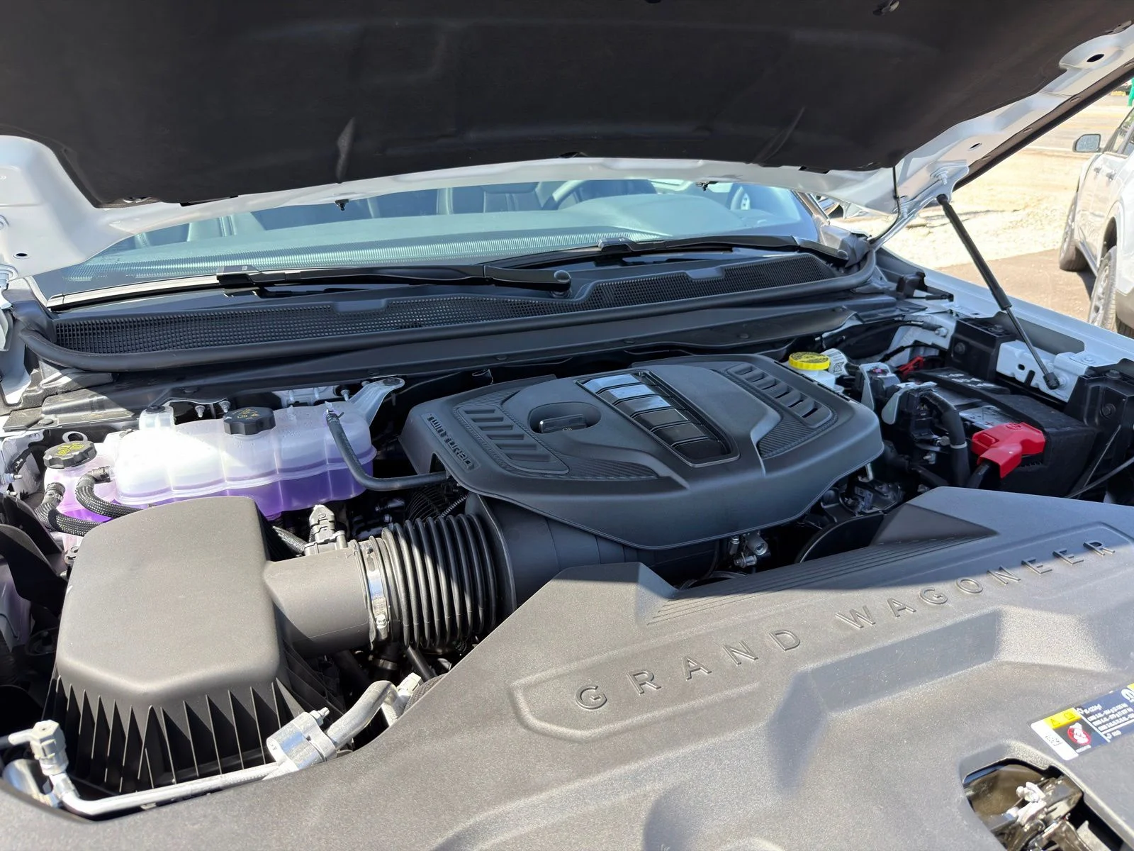New 2026 Bright White Clearcoat Jeep 85th Anniversary Edition image 37
