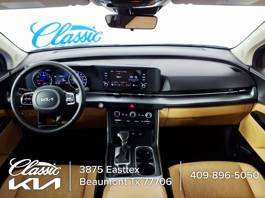 Used 2023 Red Kia LX Seat Package image 14