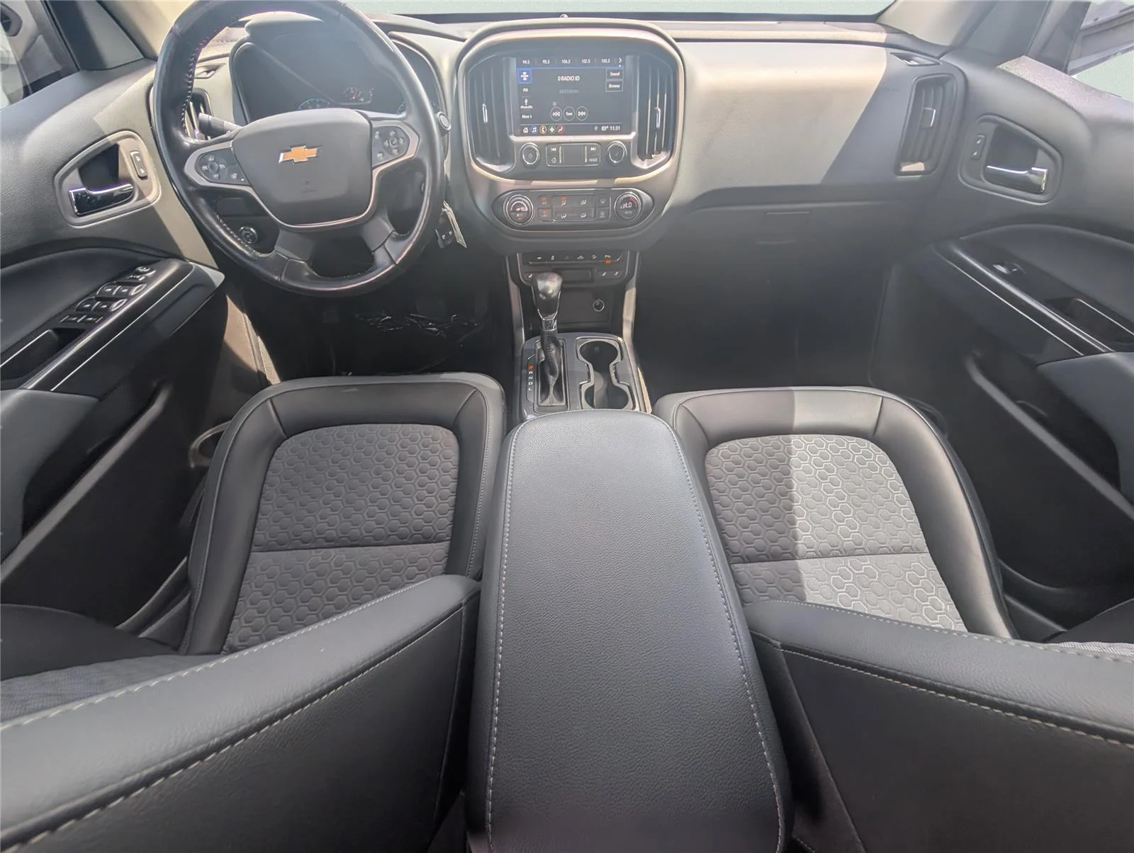 Used 2022 Summit White Chevrolet Z71 image 28