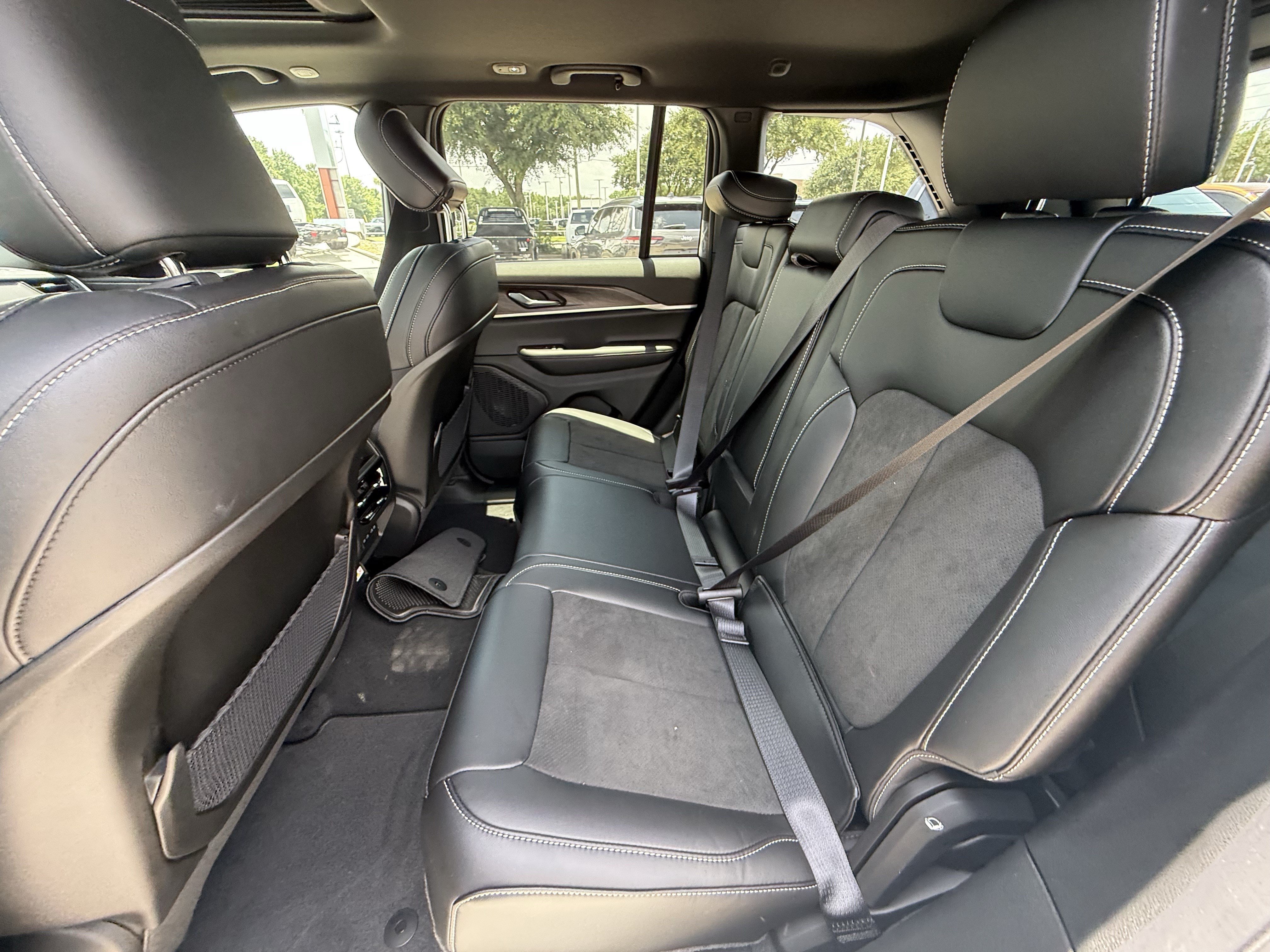 New 2026 Bright White Clearcoat Jeep Laredo Altitude image 15