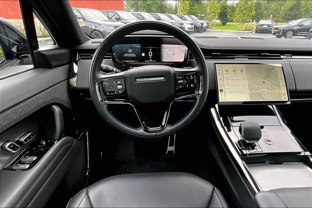 Used 2024 Gray Land Rover Dynamic SE image 5