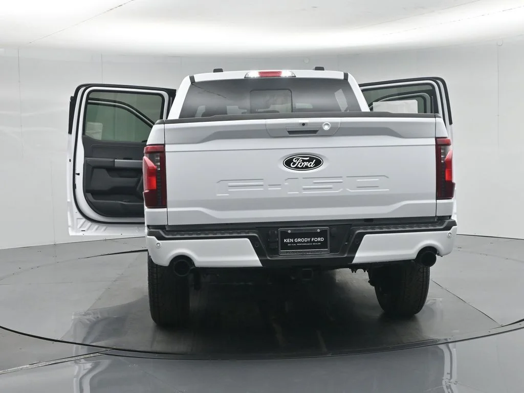 New 2026 Oxford White Ford XLT image 34