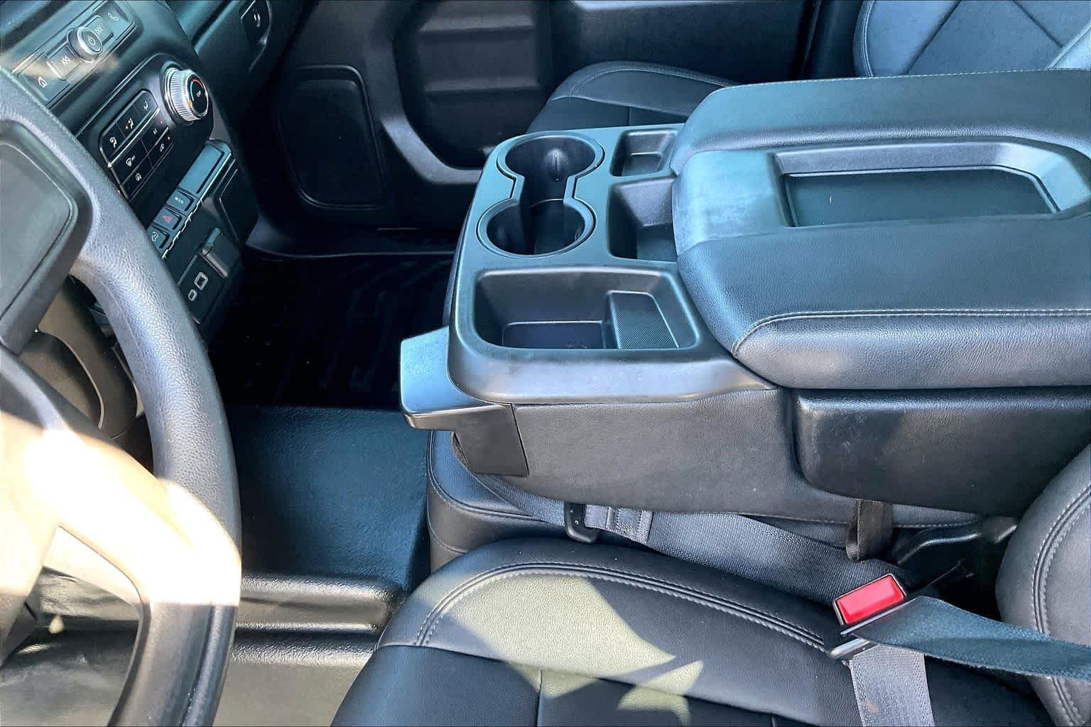 Used 2021 Summit White GMC  image 17