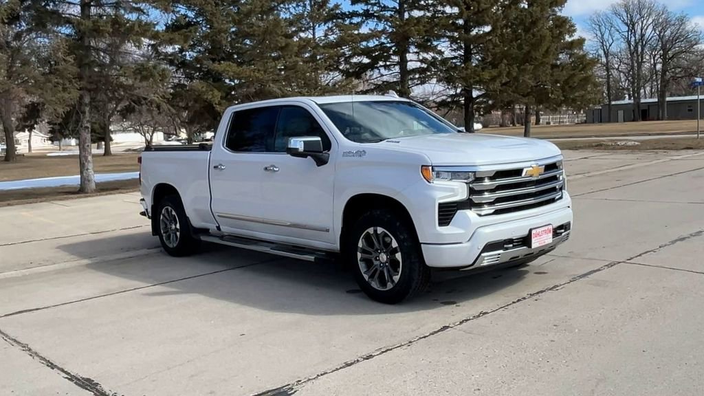 Used 2025 Chevrolet Silverado 1500 High Country with VIN 3GCUKJE86SG211959 for sale in Oslo, Minnesota