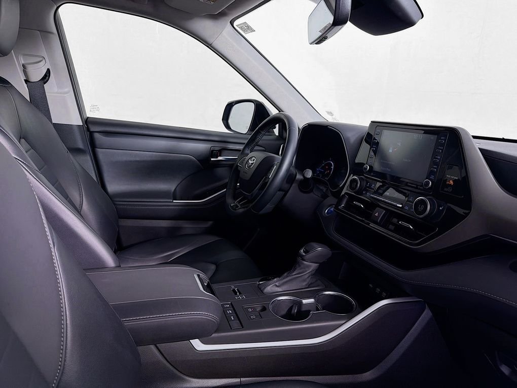 Used 2021  Toyota XLE image 35