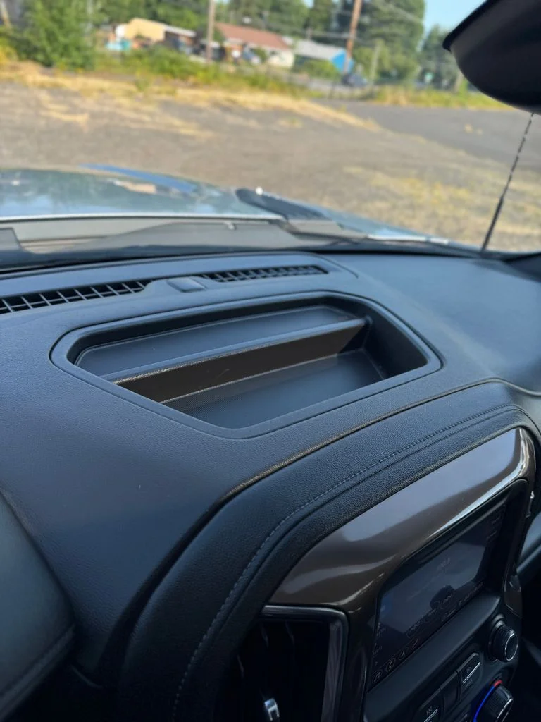 Used 2022 Silver Ice Metallic Chevrolet High Country image 36