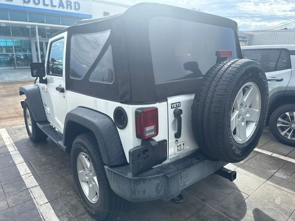 Used 2018 White Jeep Sport image 9