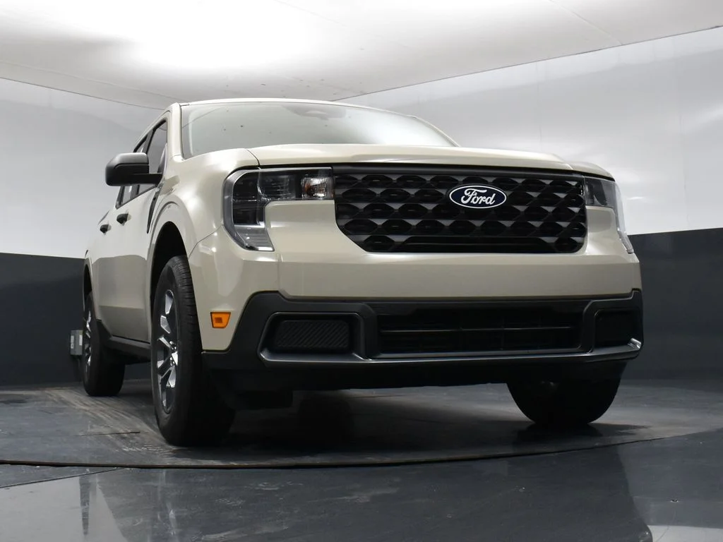 New 2025 Beige Ford XLT image 31