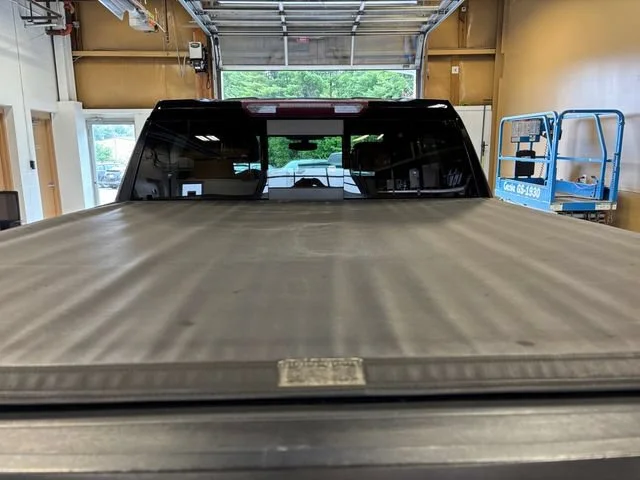 Used 2020 Onyx Black GMC SLE image 25