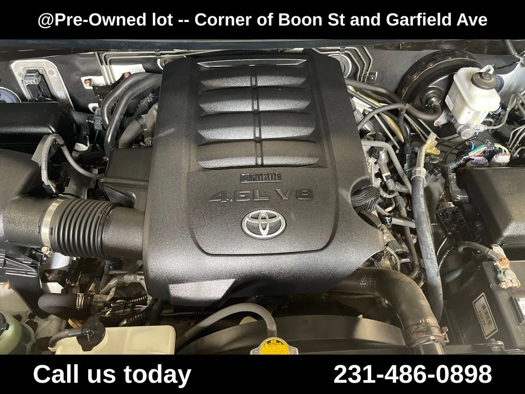 Used 2015 White Toyota SR image 10