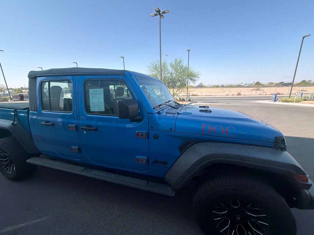 Used 2022 Blue Jeep Sport image 6