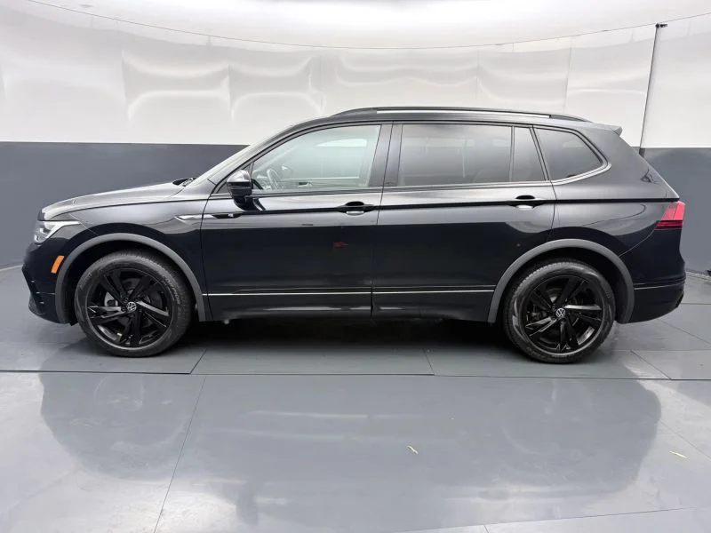 Used 2023 Black Volkswagen SE R-Line Black 4MOTION Sport Utility 4D image 4