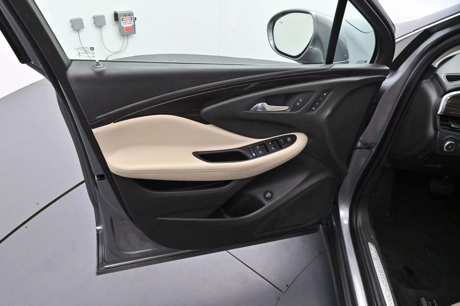 Used 2019 Satin Steel Metallic Buick Essence image 9