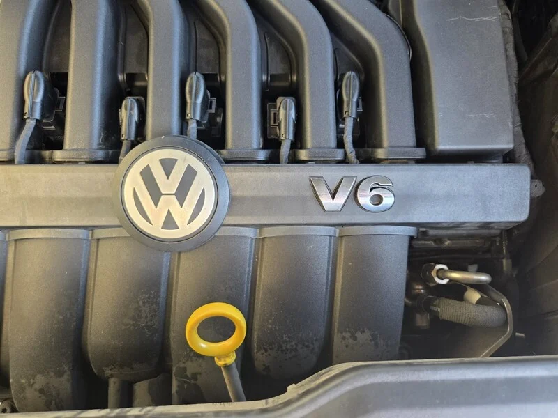 Used 2022 Deep Black Pearl Volkswagen 3.6L V6 SEL R-LINE 4MOTION image 33