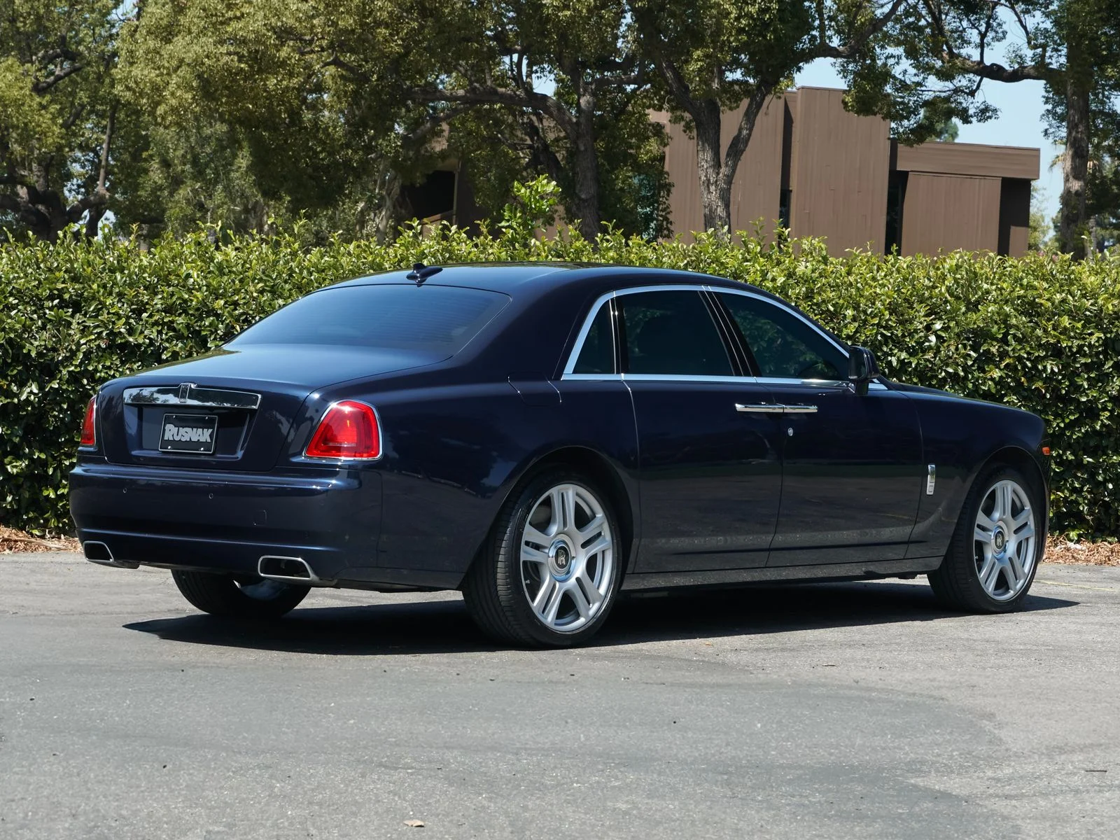 Certified Used 2016 Midnight Sapphire Rolls-Royce  image 2