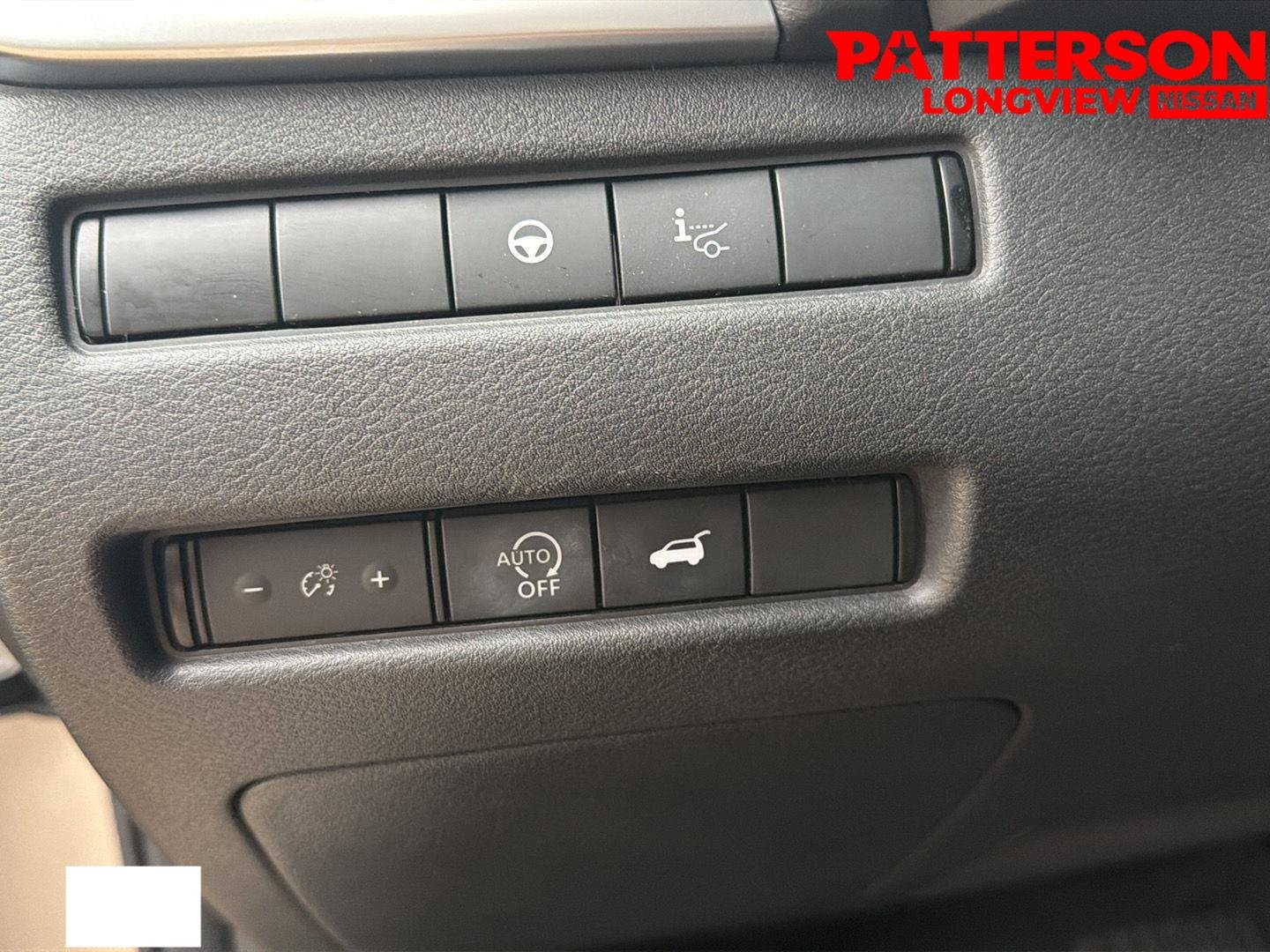 Used 2023 Champagne Silver Metallic Nissan Platinum image 13