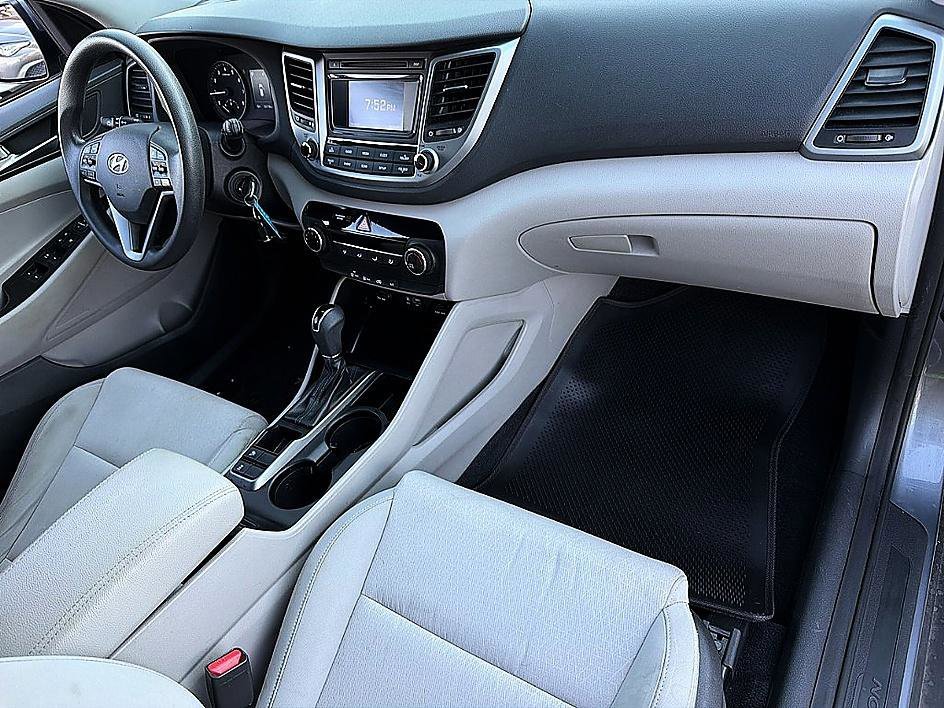 Used 2018 Coliseum Gray Hyundai SE image 21
