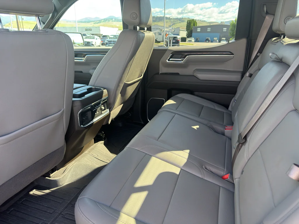Used 2023 Sterling Metallic GMC SLT image 6