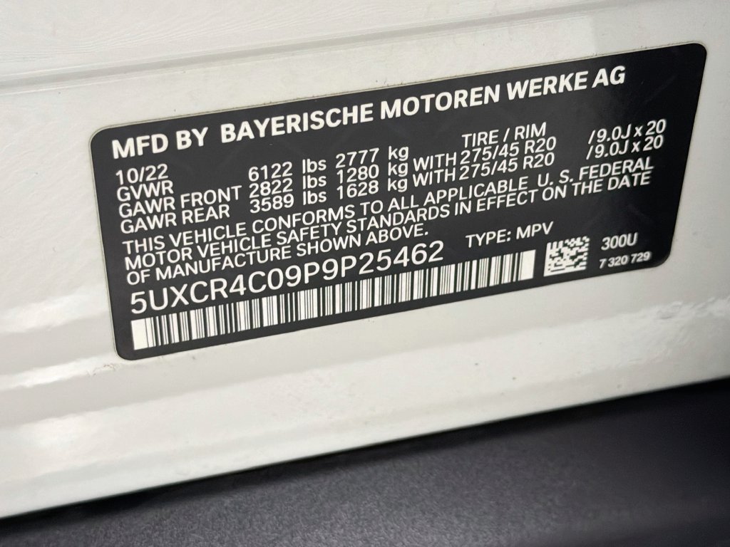 Used 2023 White BMW sDrive40i image 34